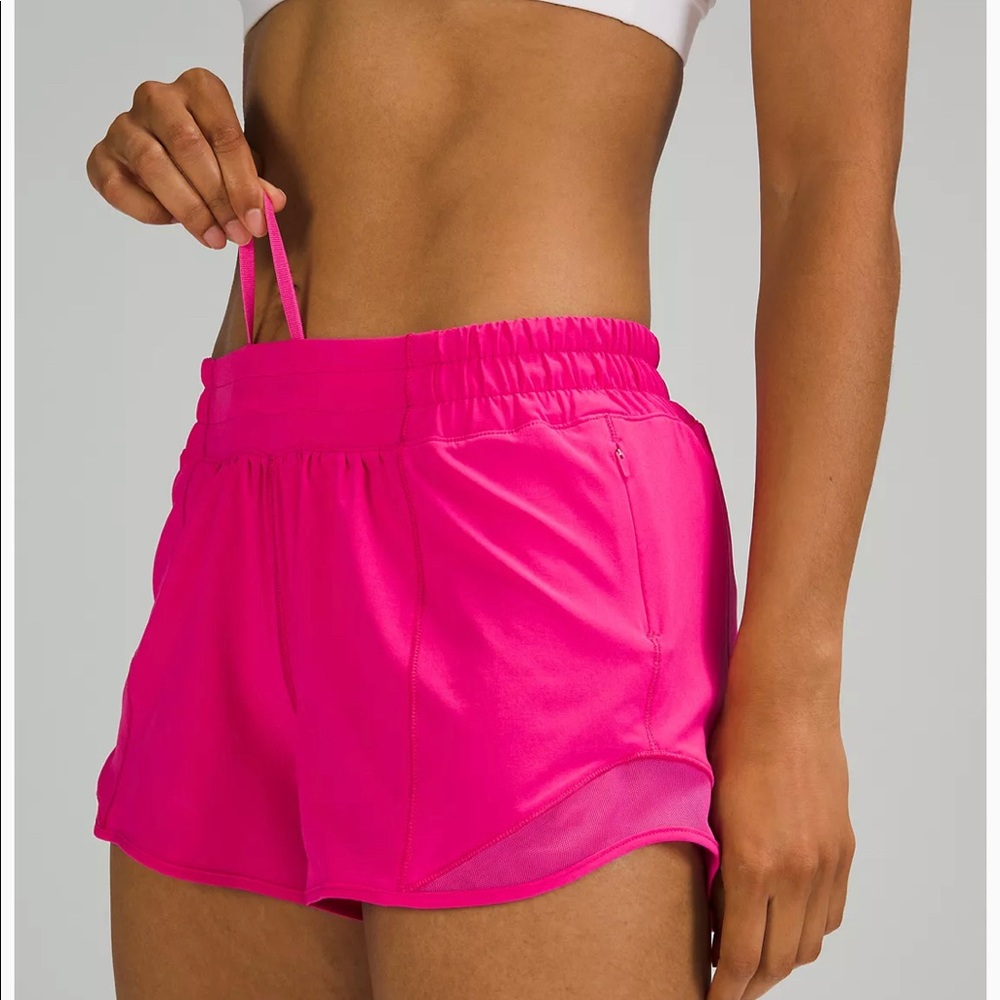 Lululemon hotty hot LR sonic pink size 6 4” inseam